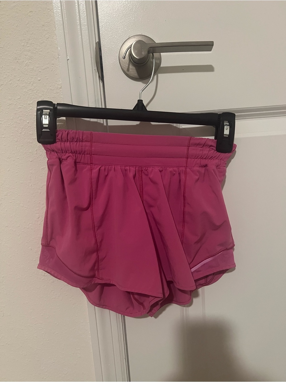 lululemon hotty hot shorts low rised, 4”in, size 0